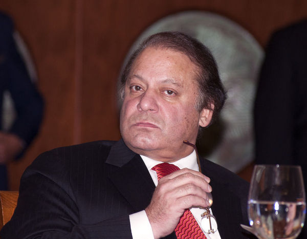 用错一个字体，巴基斯坦总理露出马脚