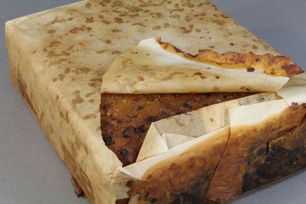 在南极洲发现了一块有106年历史的水果蛋糕