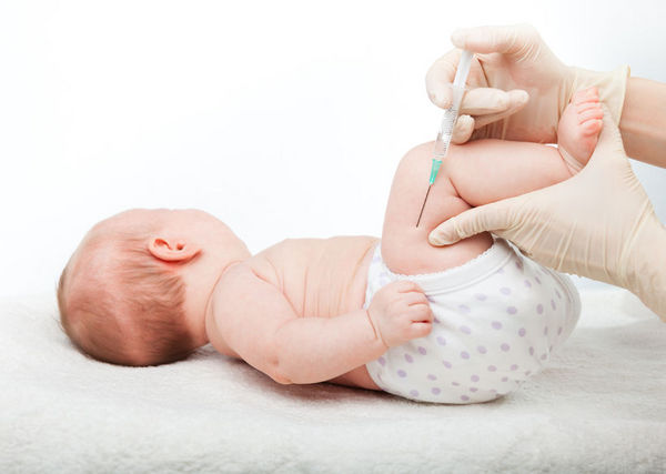 如何说服对儿童疫苗抱有阴谋论的家长