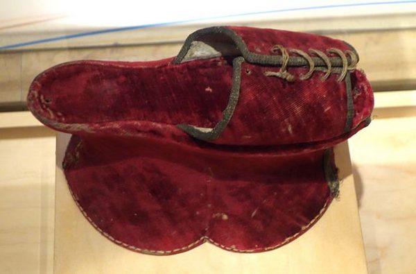 16世纪的厚底鞋：你敢穿吗？