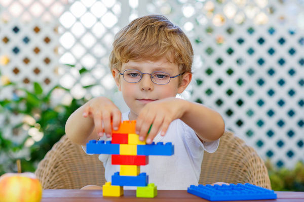 玩积木的孩子更容易成为工程师？