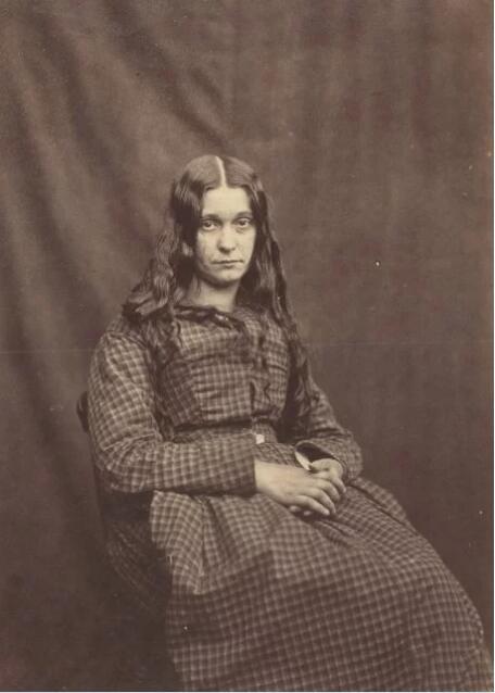 十九世纪女精神病系列肖像照