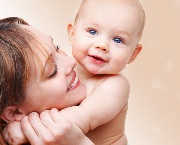 六个月大的婴儿已经能分辨不同情绪