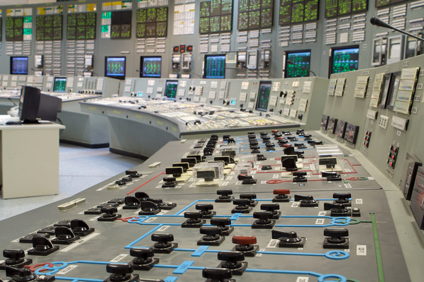 世界上第一座浮动核电站