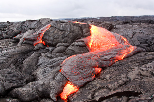 如何阻止基拉韦厄活火山的熔岩