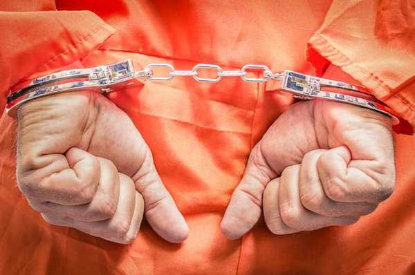 监狱悖论：将更多的犯人收监反而会提高犯罪率