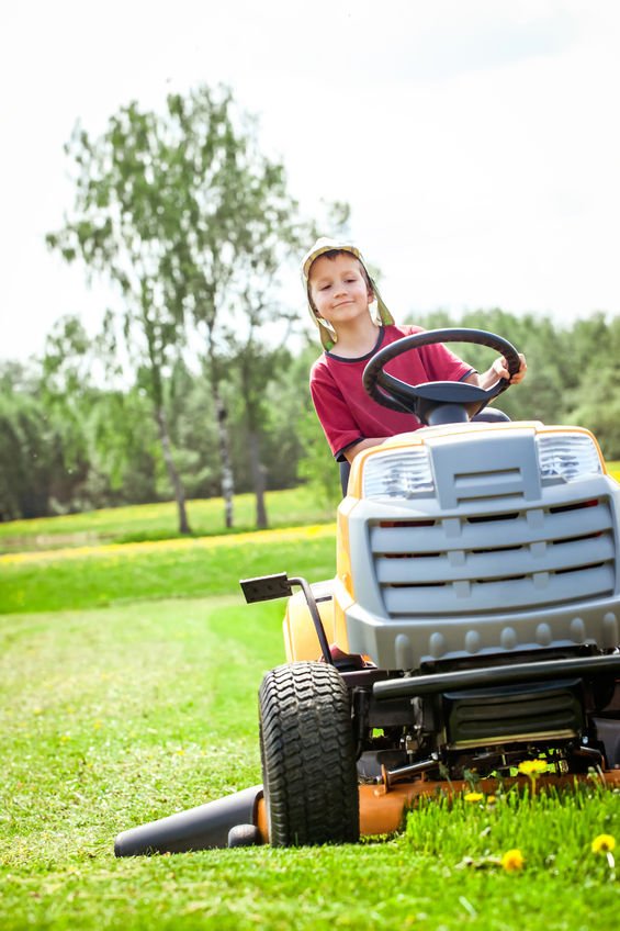 [美国] 青少年修剪草坪需要执照