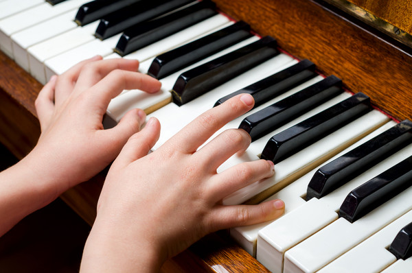 让孩子学音乐，还能提升语言能力
